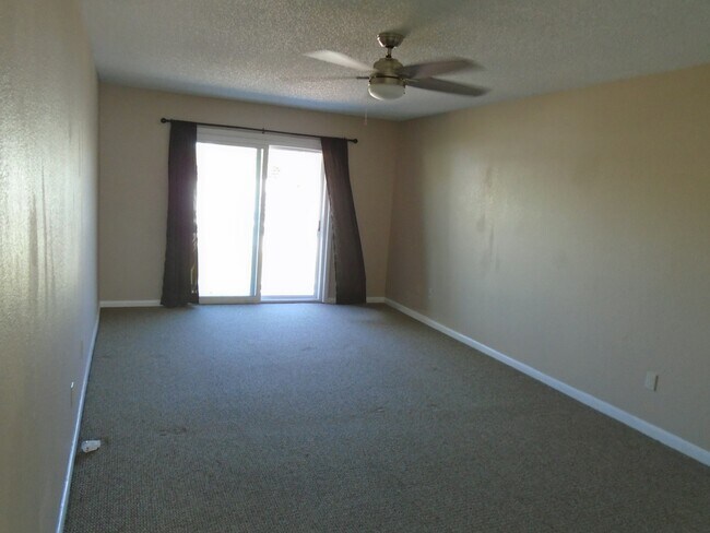 Building Photo - 733 Laurel Bay Cir