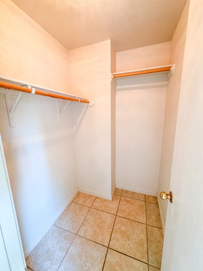 Building Photo - 2909 Blackburn Dr