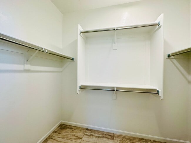 Building Photo - 2 Bedroom + Den Villa in Quail Creek Community! Must See!