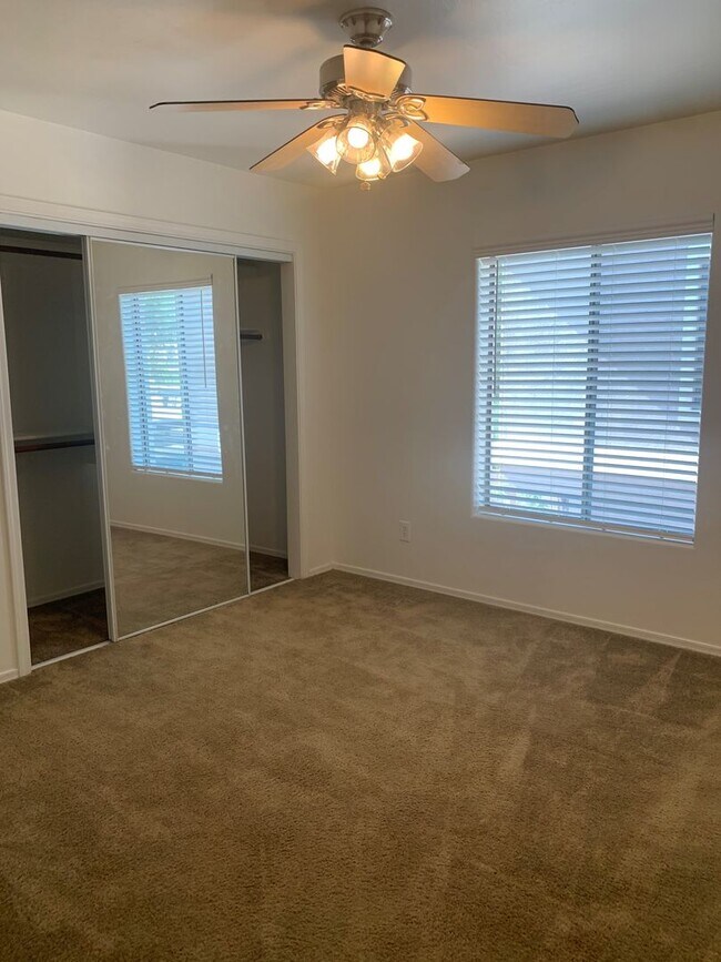 Building Photo - 8980 E Speedway Blvd