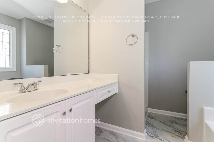 Building Photo - 4804 Shallow Farm Dr NE