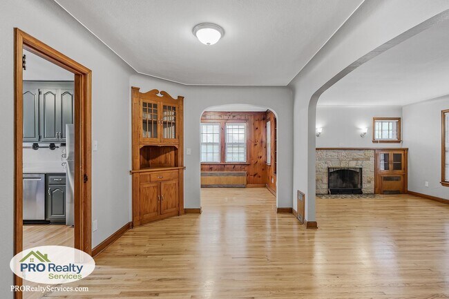 Building Photo - 3 Bedroom Home in St. Paul