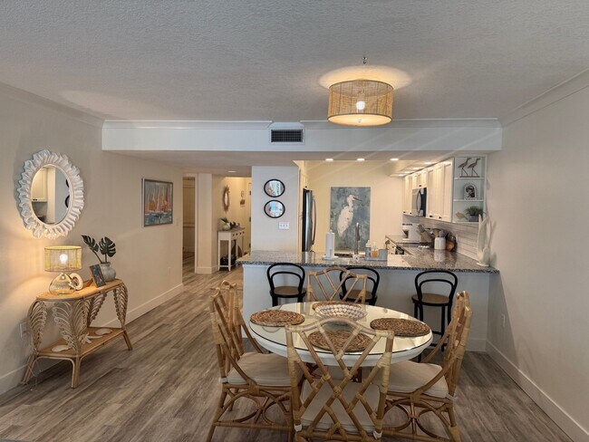 Building Photo - 6650 Sunset Way