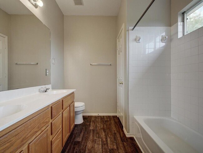 Building Photo - 427 Territory Trail