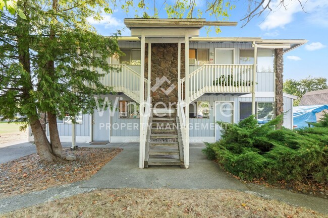 Building Photo - 3005 S Whipple Rd