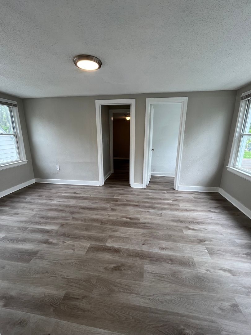 Building Photo - 6126 S Benton Ave