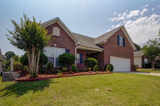 Primary Photo - 4 BR/2 BA, 1 Car Garage, Charming Home in ...