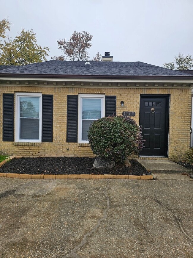 Building Photo - 1207 Haig Cir