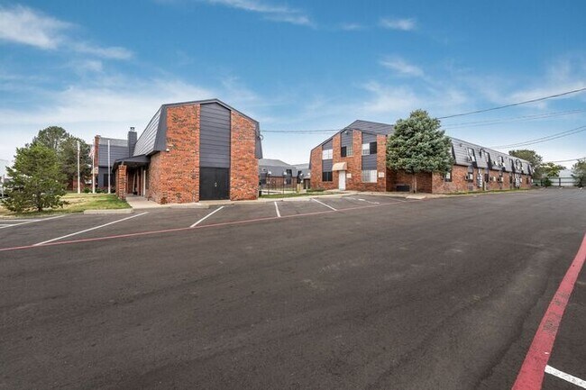 Building Photo - 4320 Canyon Dr