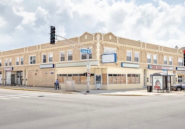 Primary Photo - 6005 Cermak Rd