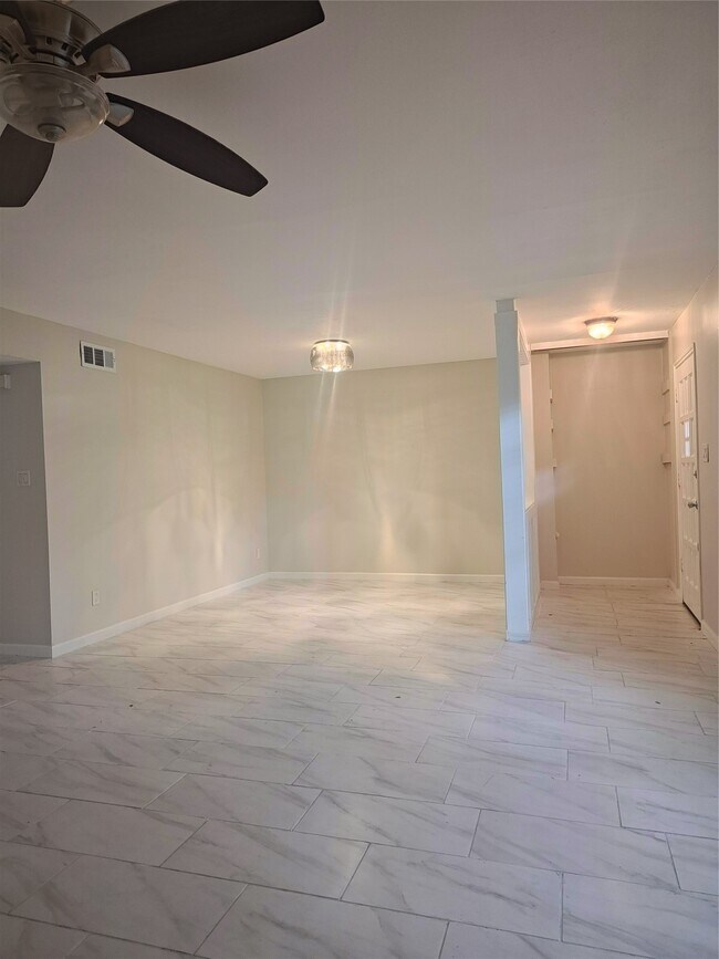 Building Photo - 2252 Shadowdale Dr