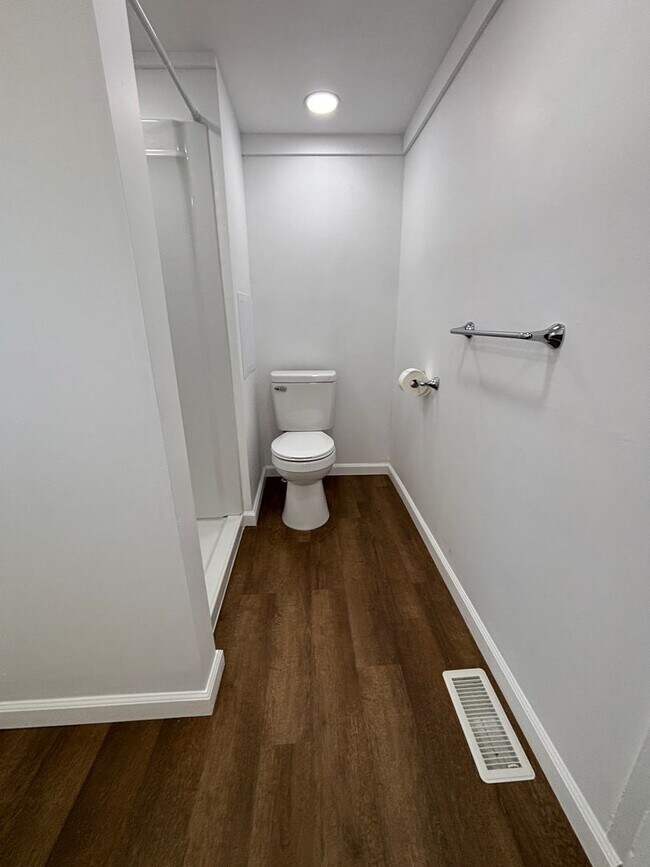 Building Photo - 14 W Carrollton Ave