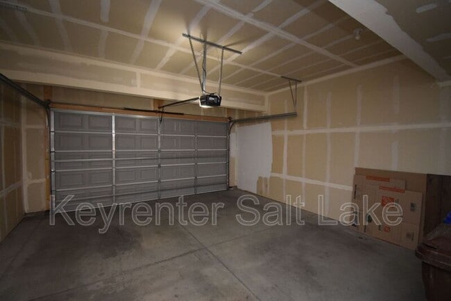 Building Photo - 2726 E Iron Bark Alley