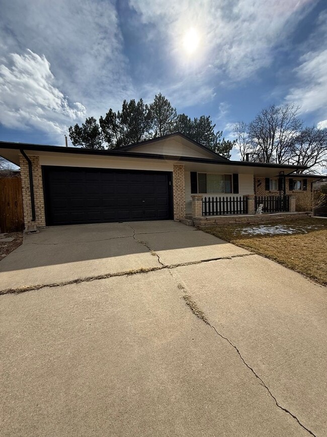 Building Photo - Charming Arvada Ranch