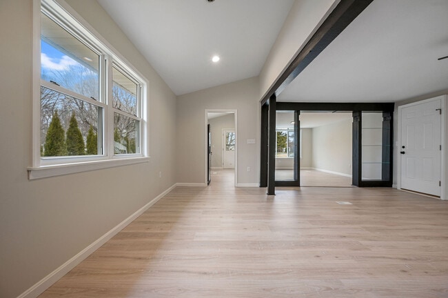 Building Photo - 2891 Kenton Rd