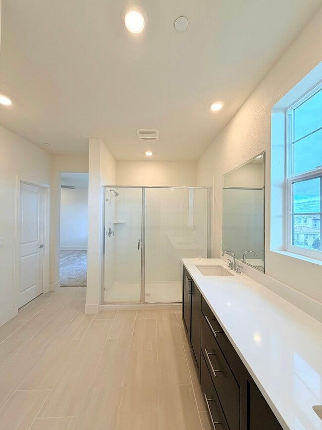 Building Photo - 5242 Upton Ave