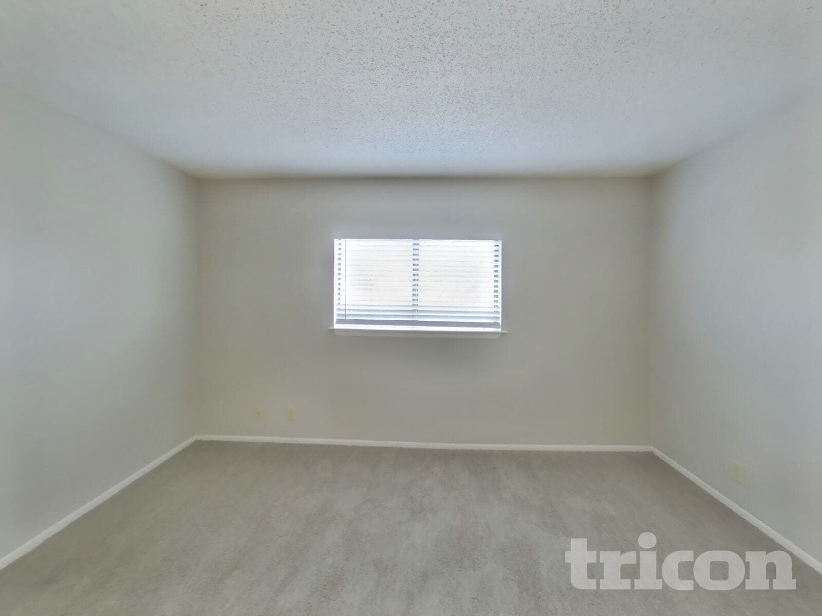 Building Photo - 8238 Bent Meadow Dr