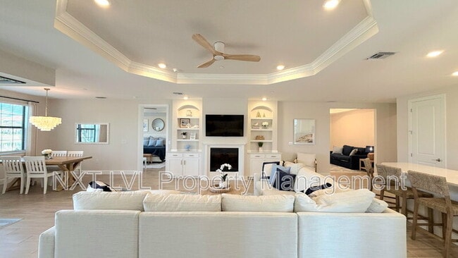 Building Photo - 15319 Lucerna St