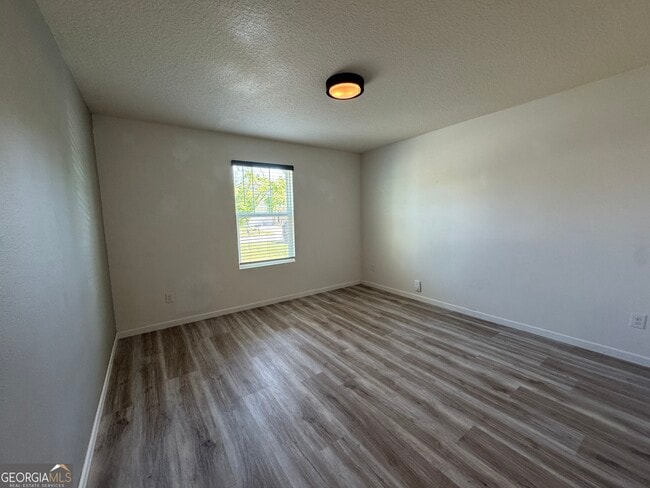 Building Photo - 217 Brooklet Cir