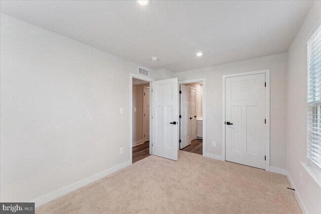 Building Photo - 14032 Sunrise Valley Dr