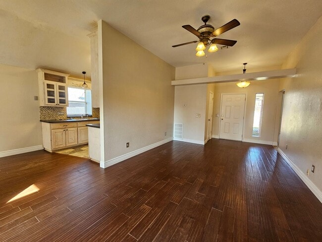 Building Photo - (3) Bed/(2) Bath in SE Norman! Pets Negotiable!