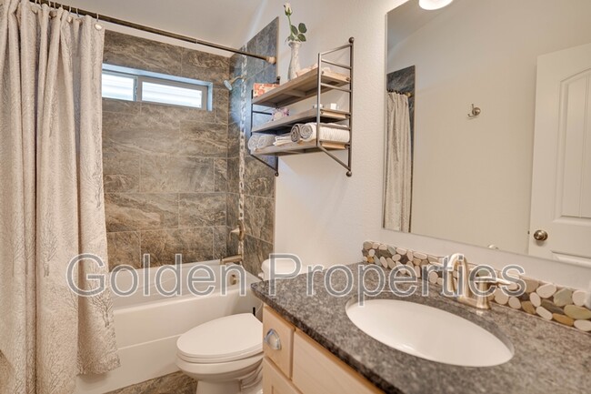 Building Photo - 169 Ironwood Dr