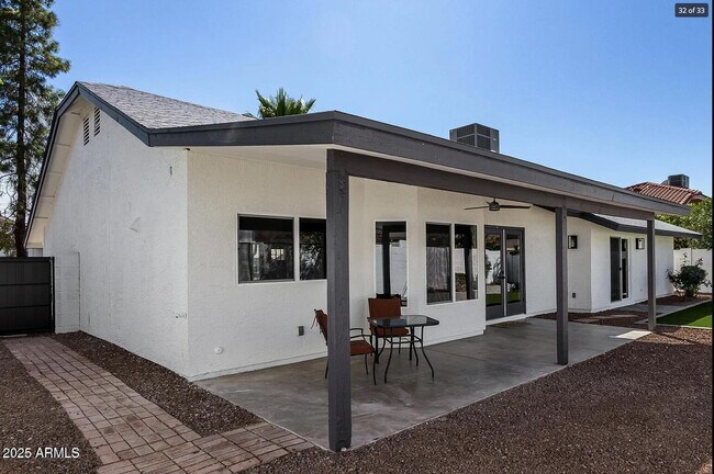 Building Photo - 10934 E Becker Ln