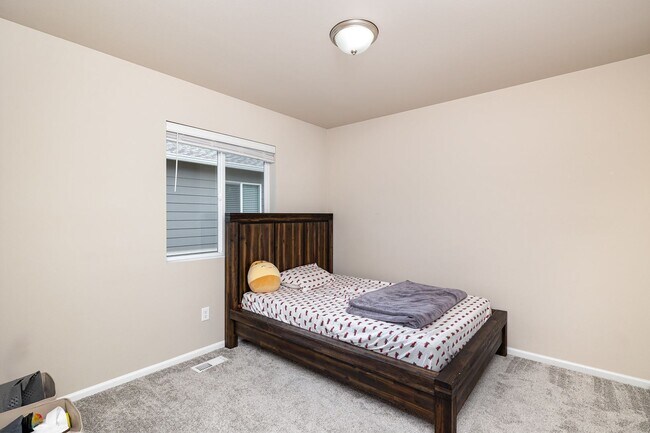 Building Photo - Charming 4-Bed | 2.5-Bath Home in Sultan $3,100 – Available August!