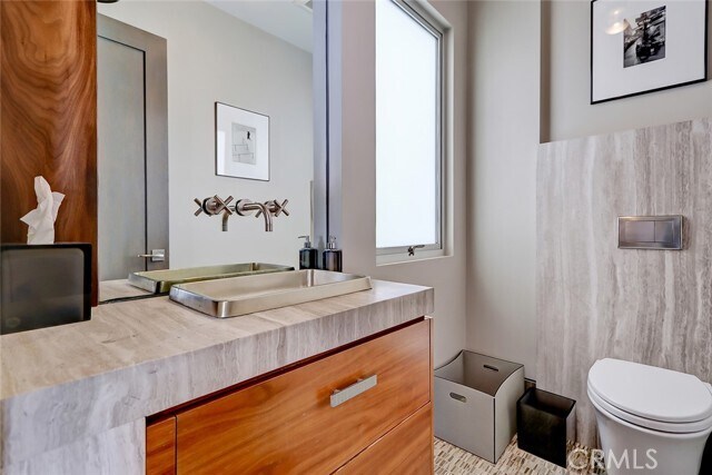 Building Photo - 3208 Ocean Dr