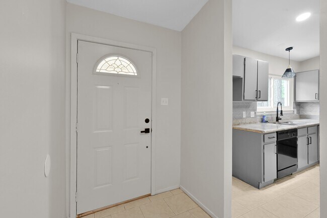 Building Photo - 21 Gambrel Oak Pl