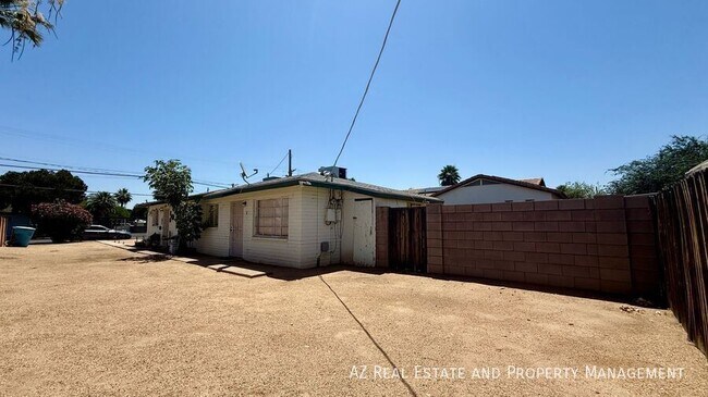 Building Photo - 7532 N 21st Ave