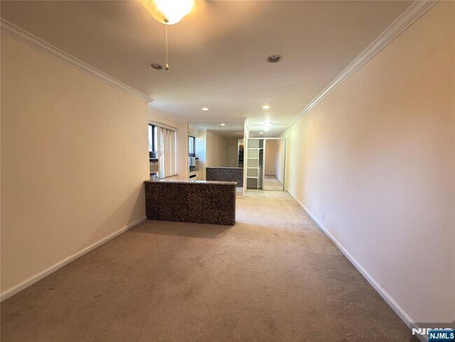 Building Photo - 400 Fairview Ave