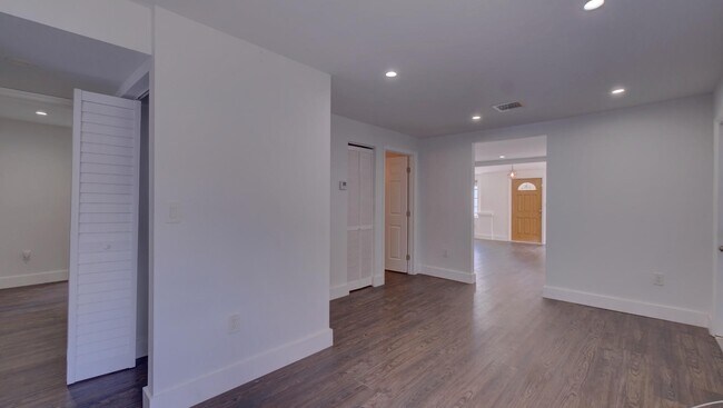 Building Photo - 129 NW 60th St