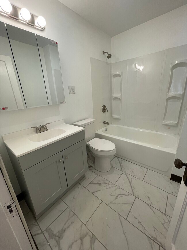 Building Photo - 201 S 4th St