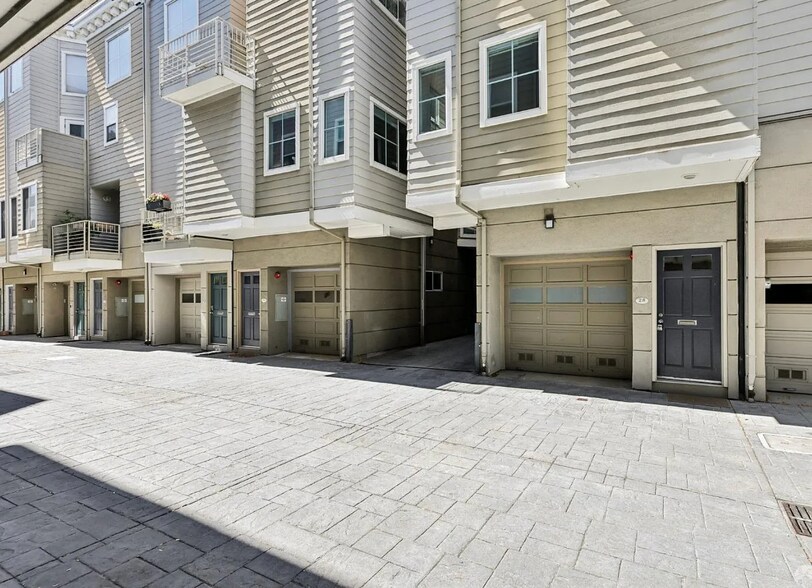 Building Photo - 28 Jennifer Pl