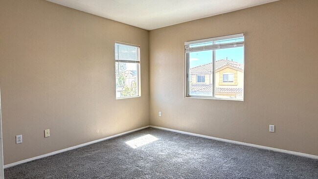 Building Photo - 174 Duck Hollow Ave