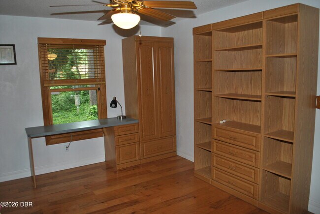 Building Photo - 5590 Lancewood Cir S