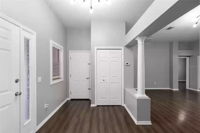 Building Photo - 503 Valencia Pl