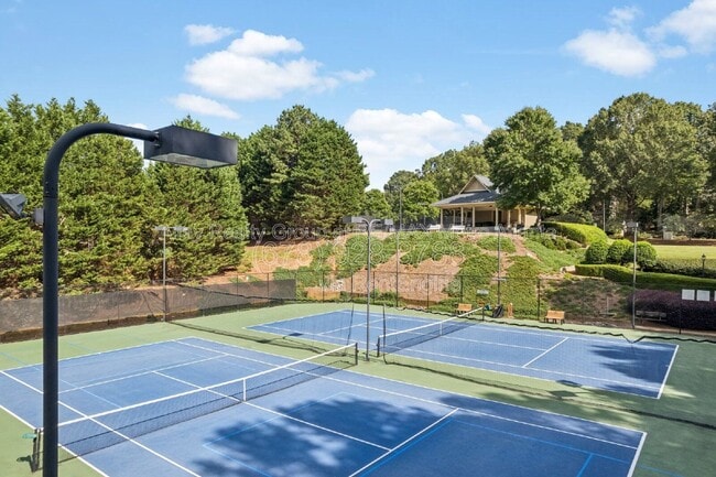 Building Photo - 6725 Ridgefield Dr