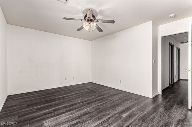 Building Photo - 1828 Vista Pointe Ave