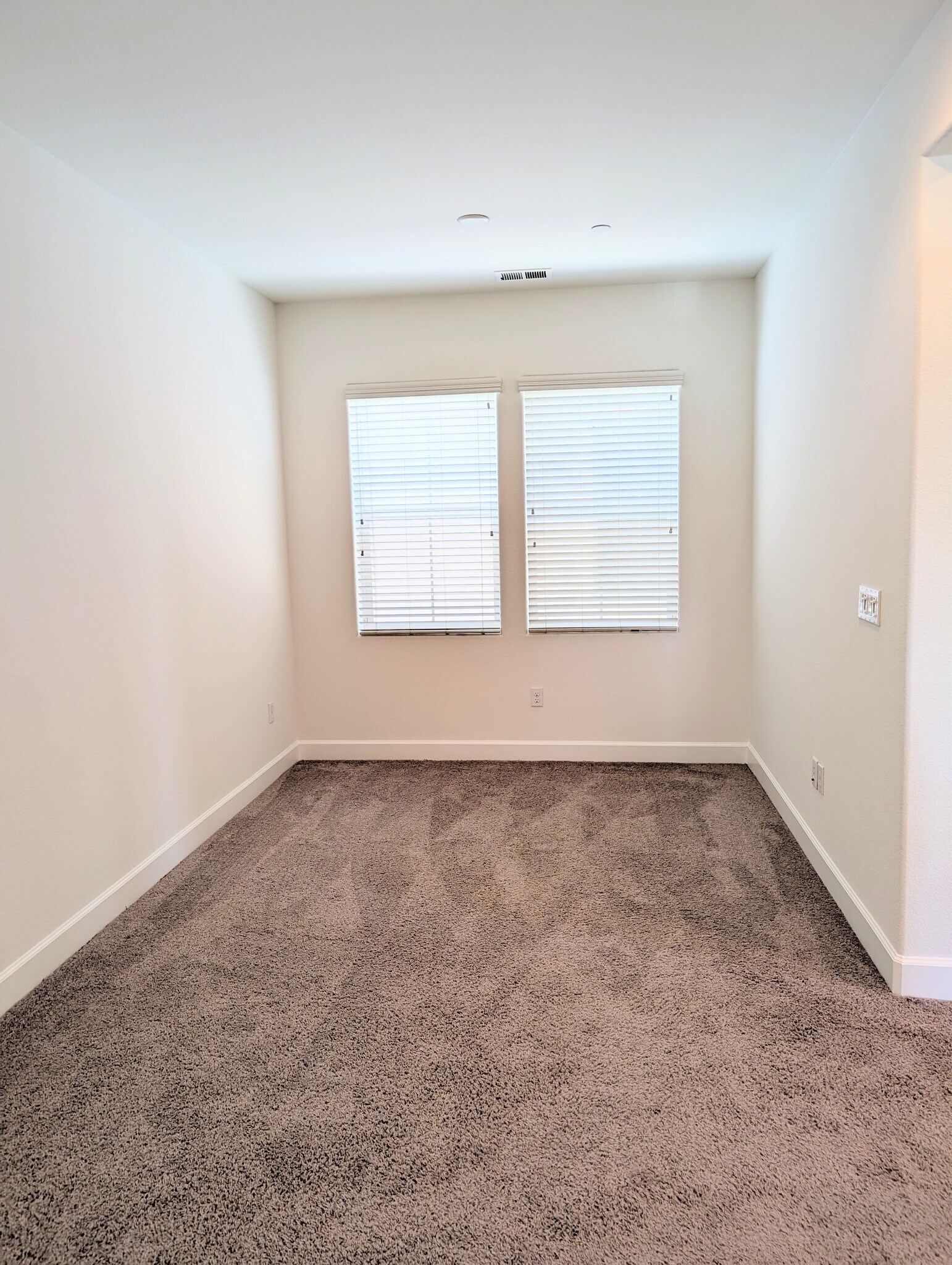 Loft - 655 San Marino Ct