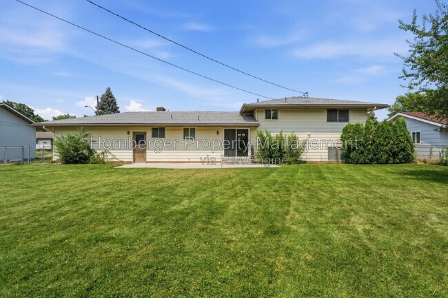Building Photo - 13604 E 5th Ave