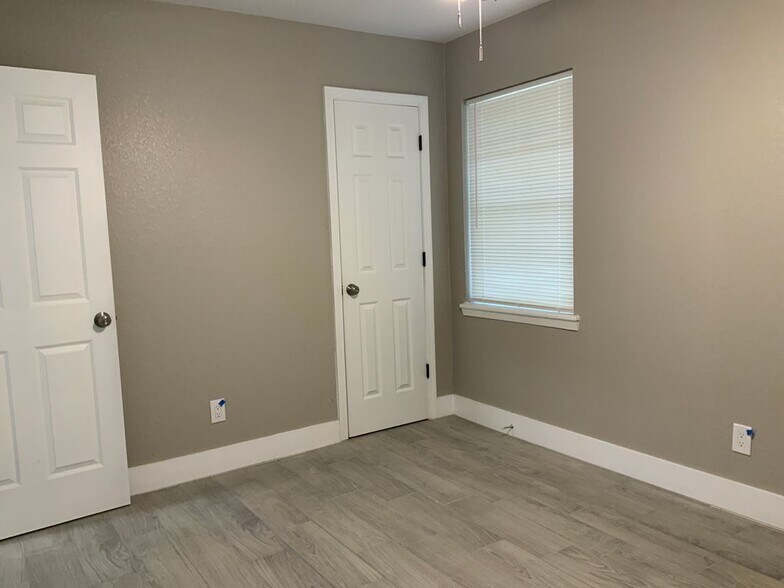 Building Photo - 231 Acker St