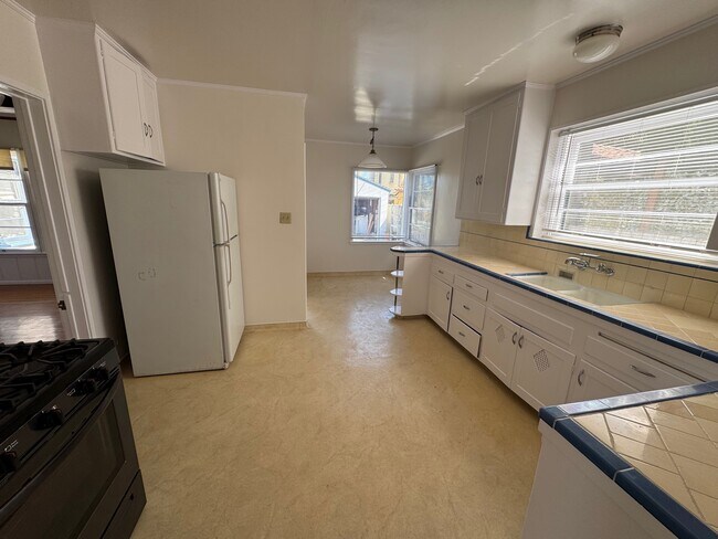 Kitchen - 2411 22nd St