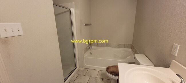 Building Photo - 4 BD, 2 BA, North Little Rock