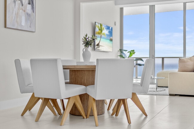 Building Photo - 3100 N Ocean Dr