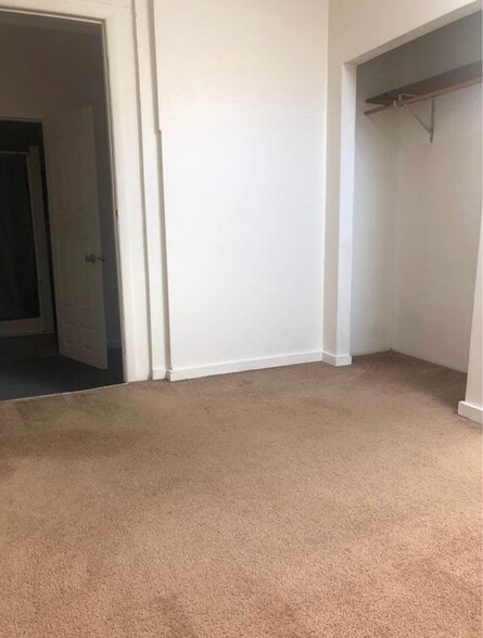 Building Photo - 748 Calef, 3