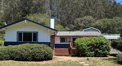 Building Photo - 640 Peaceful Valley Dr