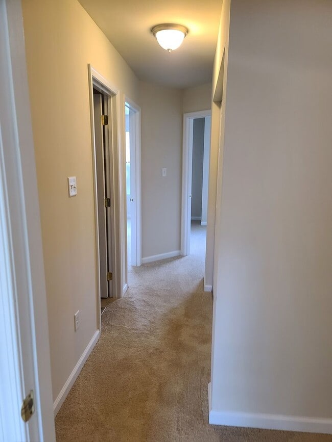 Building Photo - 3 Bedroom Townhome for Rent in Waynesboro