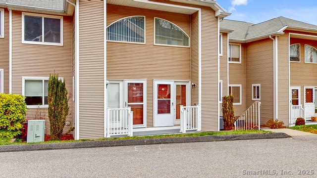 Primary Photo - 80 Country Ln